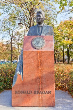 Ronald Reagan anıt, Varşova, Polonya