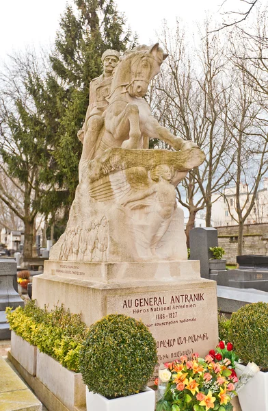 Andranik Ozanian Paris'te Türbesi — Stok fotoğraf