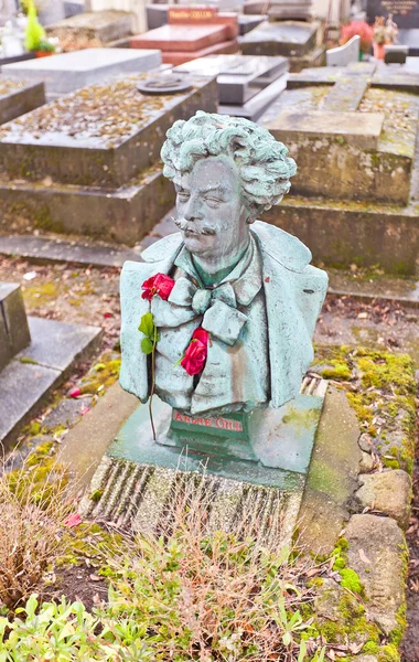 Tomb of Andre Gill in Paris — Stock Photo, Image