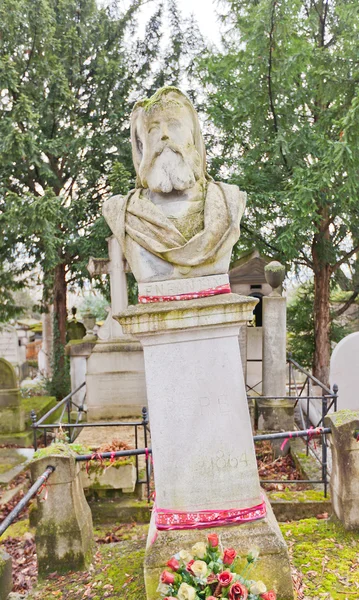 바르 텔 르 미의 무덤 번영 파리에서 Enfantin — 스톡 사진