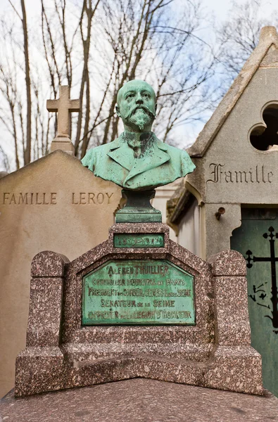 Graven av Alfred Thuillier i Paris — Stockfoto