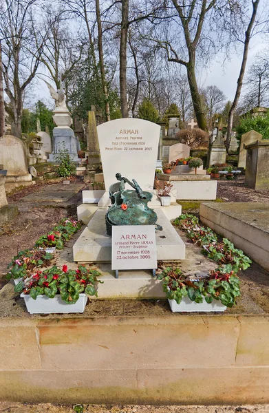 Grave of Armand Fernandez in Paris — Stock Photo, Image