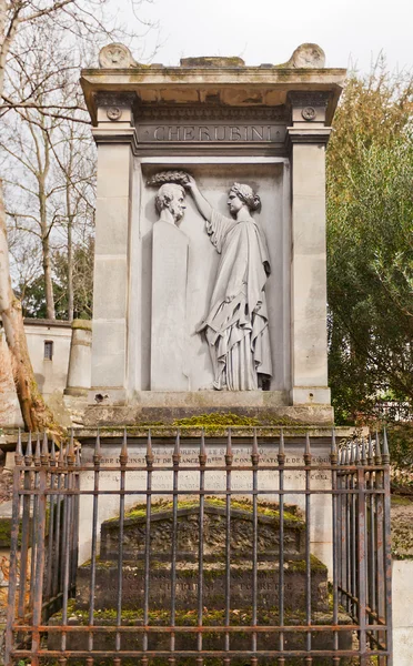 Могила Луиджи Керубини в Париже — стоковое фото