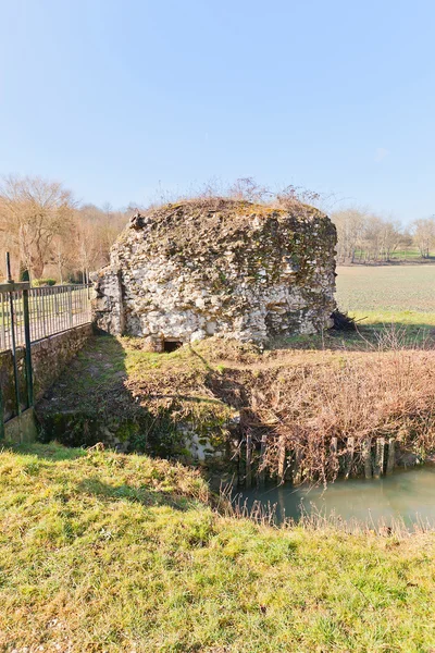 Ruinerna av vallarna i Provins Frankrike. UNESCO-världsarvet — Stockfoto