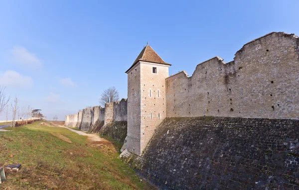 Medieval ramparts (XIII c.) in Provins France. UNESCO site — Stock Photo, Image