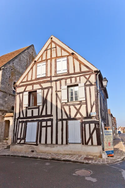 Fachwerk stijl middeleeuwse huis in Provins Frankrijk — Stockfoto