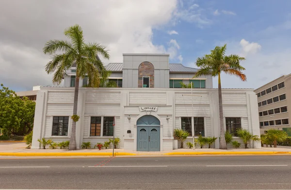 Public Library (1939) in George Town of Grand Cayman Island — Stockfoto