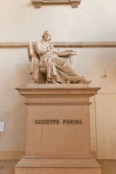 Staty av poeten Giuseppe Parini i Milano, Italien — Stockfoto