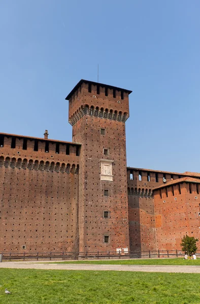 Bona da Torre de Saboia do Castelo de Sforza (XV c.) em Milão, Itália — Fotografia de Stock