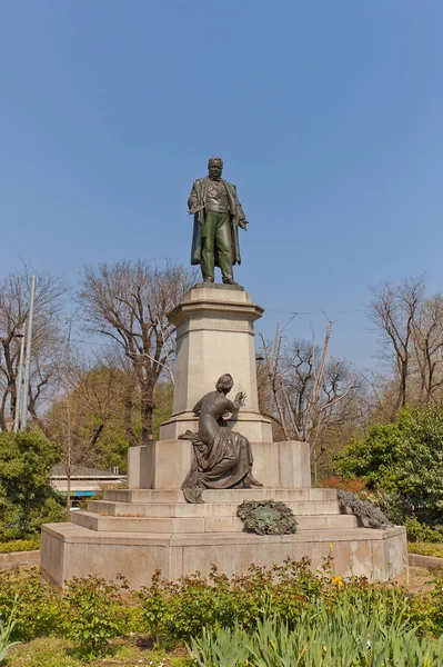 Standbeeld van Camillo Benso (Cavour) (1865) in Milaan, Italië — Stockfoto