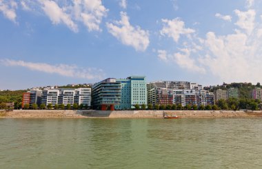 River Park karmaşık Tuna Nehri'nin Bratislava görünümünü