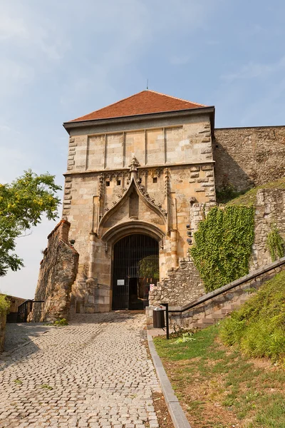 Porta Sigismundo (XV c.) do Castelo de Bratislava, Eslováquia — Fotografia de Stock