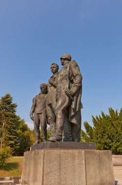 Bratislava Slavin Savaş Anıtı (yaklaşık 1960) heykeli