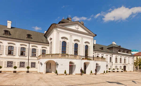 Bratislava, Slovakya Grassalkovich Palace (1760) — Stok fotoğraf