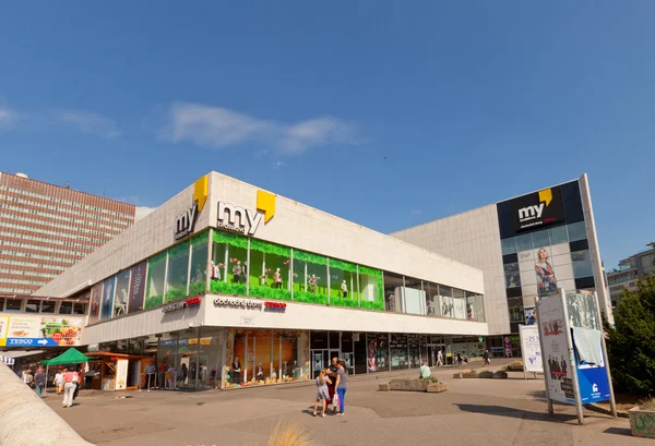 MY shopping mall in Bratislava, Slovacchia — Foto Stock