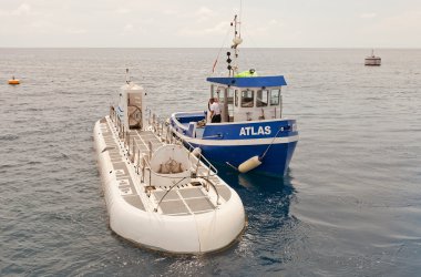 Grand Cayman Atlantis denizaltısı ve Atlas römorkör