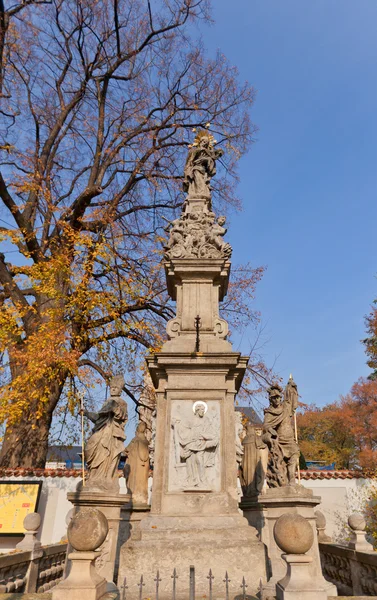 Monumento a João de Nepomuk perto do Ossuário de Sedlec — Fotografia de Stock