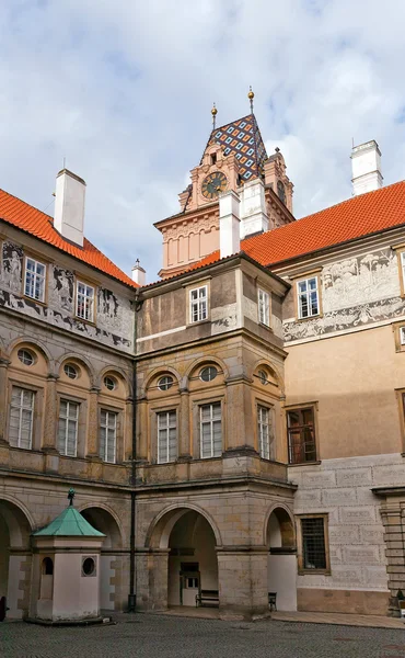 Binnenplaats van Brandys nad Labem-kasteel, Tsjechische Republiek — Stockfoto