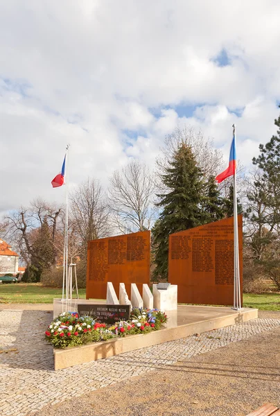 Válečný pomník v Brandýse nad Labem město, Česká republika — Stock fotografie