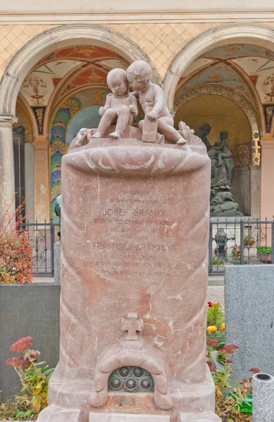 Josef Sramek grób na cmentarzu Vysehrad, Praga — Zdjęcie stockowe