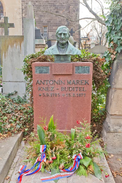 Poet Antonin Marek tomb in Vysehrad cemetery, Prague — Stock Photo, Image