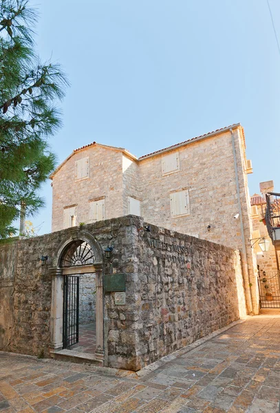 Museo Archeologico nel centro storico di Budva — Foto Stock