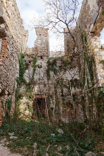 Ruínas do castelo de São João (XV c.) em Kotor, Montenegro — Fotografia de Stock