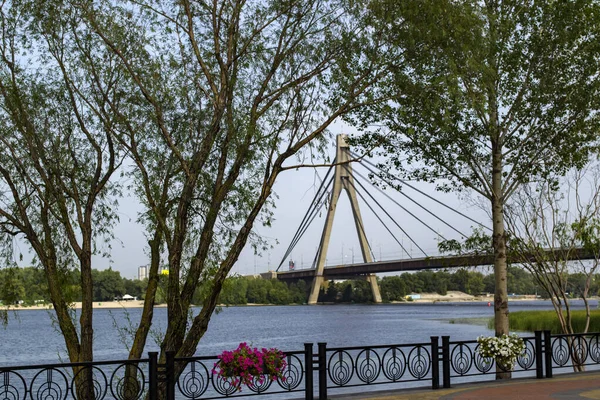 Kyiv Ukraine September 2018 North Bridge Which Connecting Left Right — Stock Photo, Image