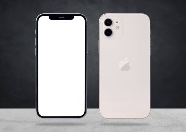 Antalya, Türkiye - 08 Ocak 2021: Apple iPhone 12 ön boş ekran ve telefonun arka tarafı.