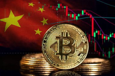 Bitcoin. Bitcoin 'e yatırım yapmanın tehlikeleri ve riskleri, spekülasyonlar. Negatif eğilim. Kırmızı bölgede indeks var. Çin bayrağı arka planı