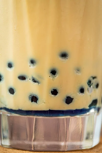 Fruchtiger Bubble Tea Glasschale Auf Holzhintergrund — Stockfoto
