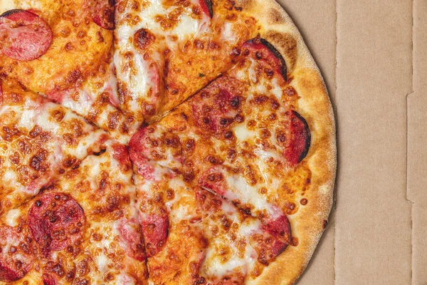 Вид Сверху Горячей Пиццы Переработанной Коробке Пиццы — стоковое фото