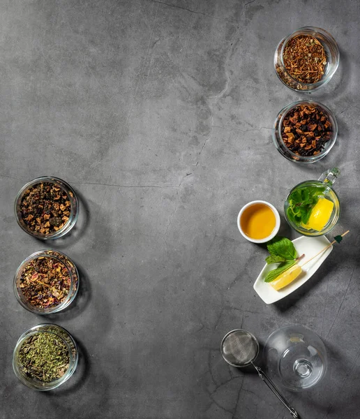 Çay Yeşil Çay Siyah Çay Koyu Taştan Arka Planda Çeşitli — Stok fotoğraf