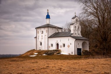 Truvor yerleşimindeki Ortaçağ Aziz Niklas Kilisesi. Izborsk 'ta. Rusya