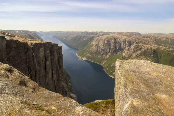 Norveç Lysefjord 'u, çok güzel bir manzara.