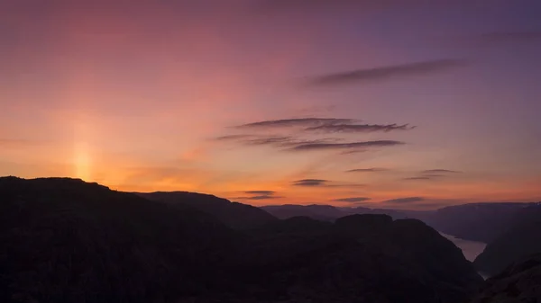 Norveçli Fiyort Lyusebotn Minpit Rock Tan Güzel Bir Manzara — Stok fotoğraf