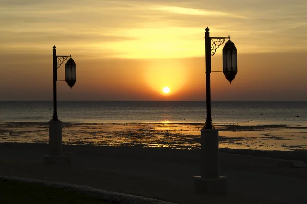 Street lights on the seafront — Stock Photo, Image