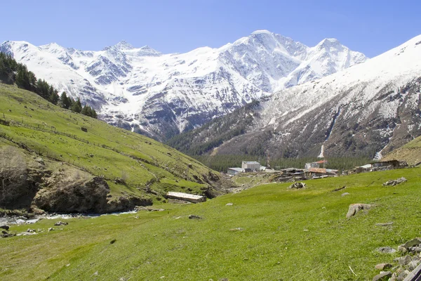 Snow-capped mountains — Stock Photo, Image