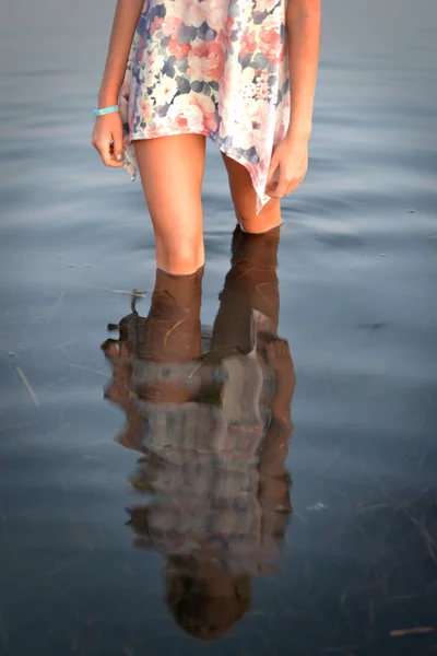 Mujeres en el mar . — Foto de Stock