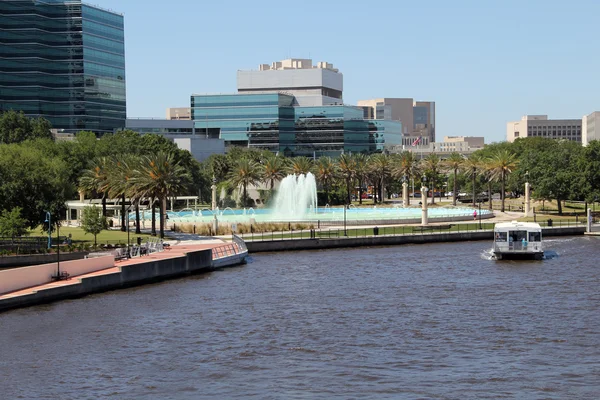 Mooie Jacksonville, Florida vriendschap fontein en Riverwal Rechtenvrije Stockafbeeldingen