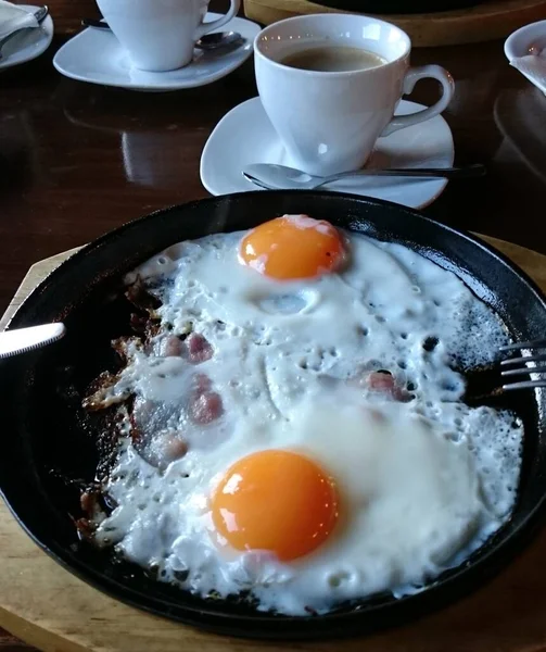 Spiegeleier Einer Pfanne — Stockfoto