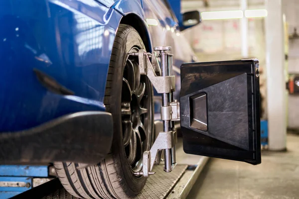 Een Auto Gebruik Met Sensoren Wielen Uitlijning Camber Teen Controleren — Stockfoto