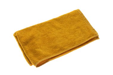 Kabarık renkli havlu beyaz arkaplanda izole edildi