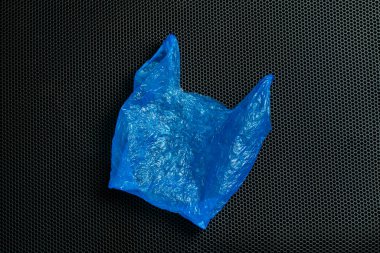 Kullanılmış plastik poşet, izole edilmiş düz dizayn, çevresel atık. ekoloji felaketi