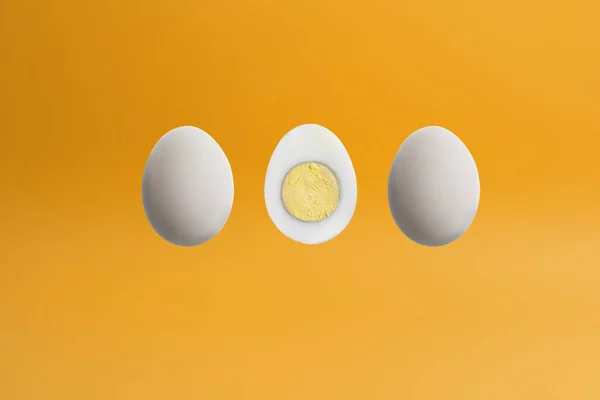 Boiled cooked egg isolated on pastel color background — 图库照片