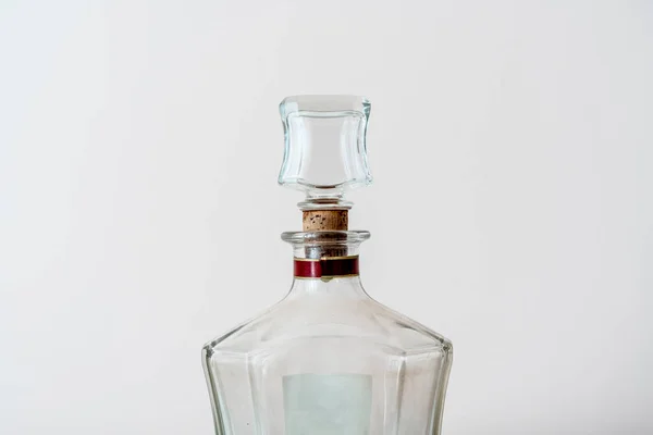 Une simple bouteille en verre pour maquette d'alcool, isolée — Photo