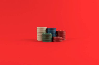 Kumarhanedeki poker fişleri renk arkaplanına göre izole edilmiş.