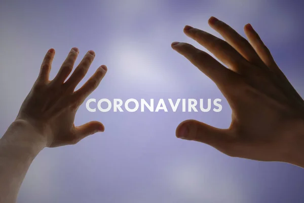 As mãos humanas protegem e cobrem da doença de problema de coronavírus — Fotografia de Stock