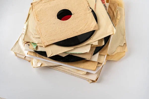 수많은 오래 된 비닐 디스크, 80 년 대의 추상적 인 역 음악 컬렉션, 디스코 재즈 블루스 사운드 — 스톡 사진