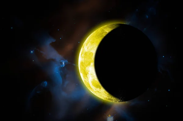 Hilal ya da sarı ayın yarısı uzayda gölgelerle kaplıdır. Bu görüntünün elementleri NASA B tarafından döşenmiştir. — Stok fotoğraf